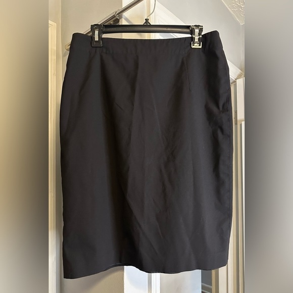 Banana Republic Dresses & Skirts - Banana Republic Pencil skirt